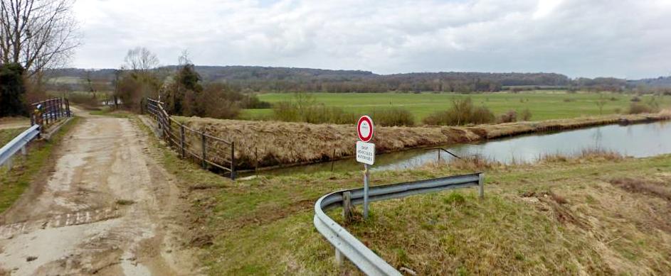 Martincourt-sur-Meuse (Meuse) Le canal