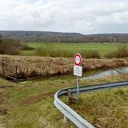 Martincourt-sur-Meuse (Meuse) Le canal