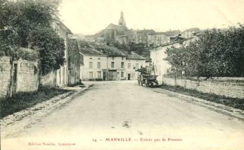 Marville (Meuse) L'entrée par la poterne CPA
