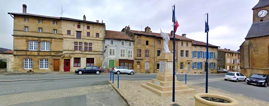 Marville (Meuse) La place de l'église