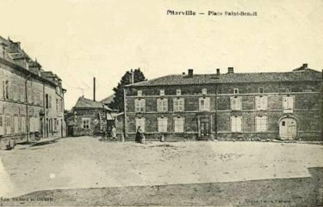 Marville (Meuse) La place Saint Benoit CPA