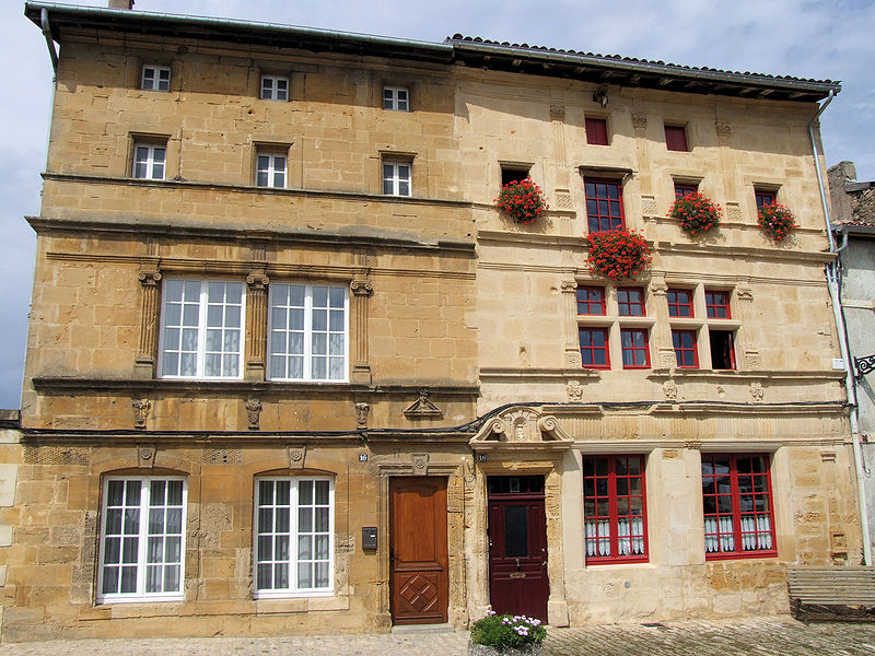 Marville (Meuse) Les façades Renaissance