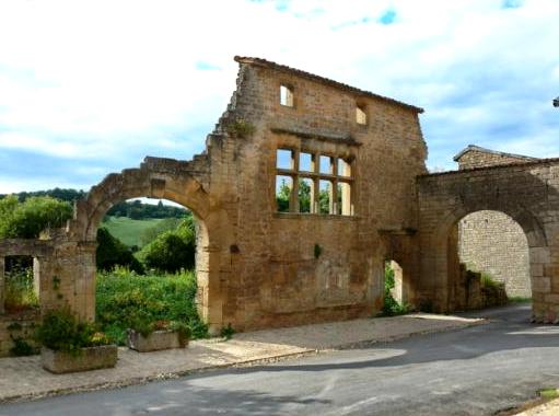 Marville (Meuse) Les ruines du couvent des Bénédictines