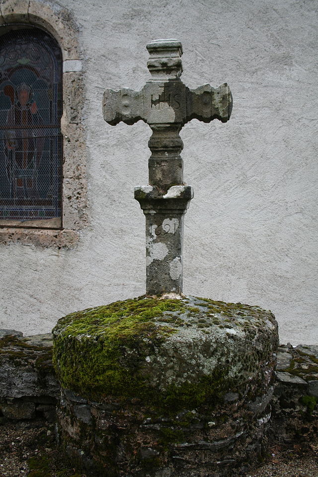 Melagues (Aveyron) Croix de 1691