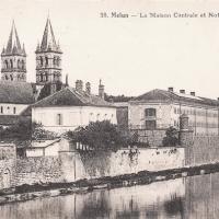 Melun seine et marne la maison centrale et la cathedrale notre dame cpa