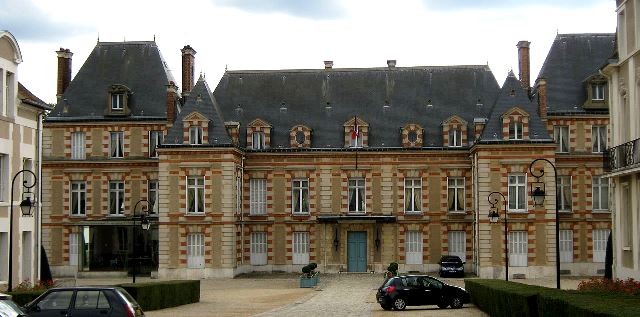 Melun seine et marne la prefecture, ancienne abbaye saint père