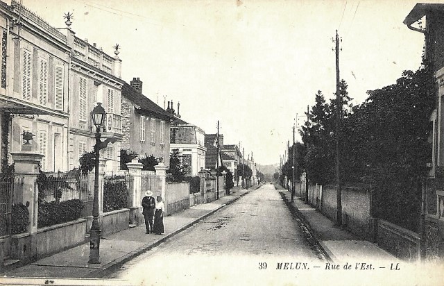 Melun seine et marne la rue de l est cpa