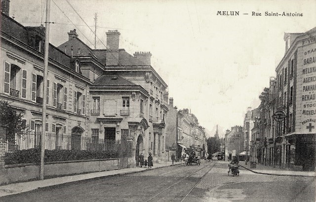 Melun seine et marne la rue saint antoine cpa