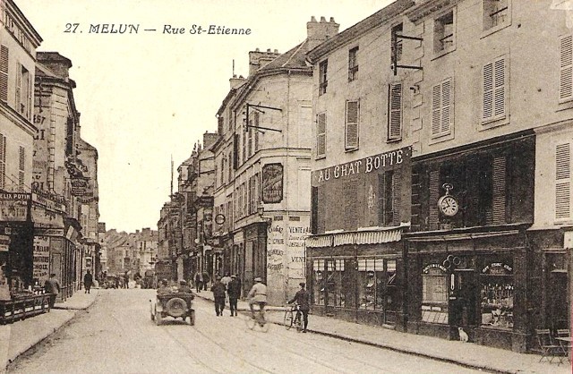 Melun seine et marne la rue saint etienne cpa