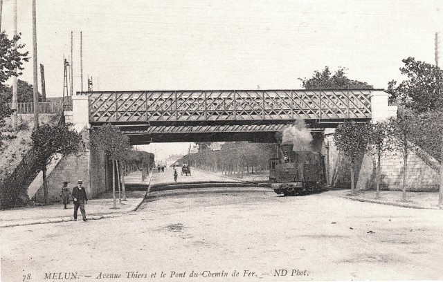 Melun seine et marne le pont de chemin de fer cpa