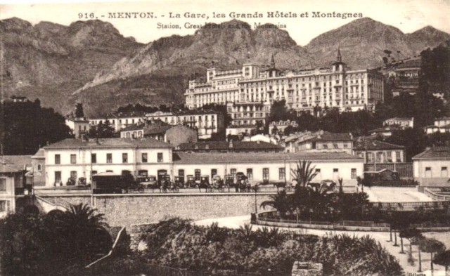 Menton 06 le winter palace et la gare cpa