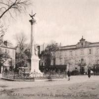 La place du Mandarous et le Grand Hôtel en 1920 (cpa)