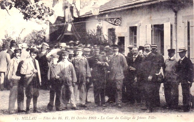 La fête d'octobre 1909 (cpa)