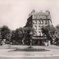 La place du Mandaroux (cpa)