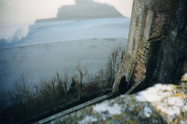 Mont saint michel (Manche) les remparts dec 2001