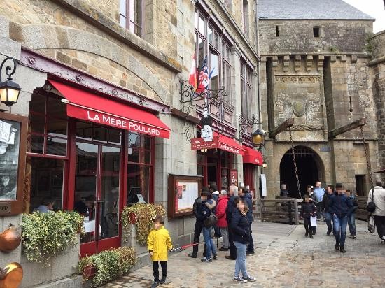 Mont saint michel manche l auberge de la mere poulard