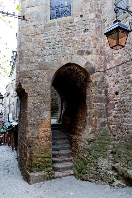 Mont saint michel manche l eglise saint pierre abside en encorbellement