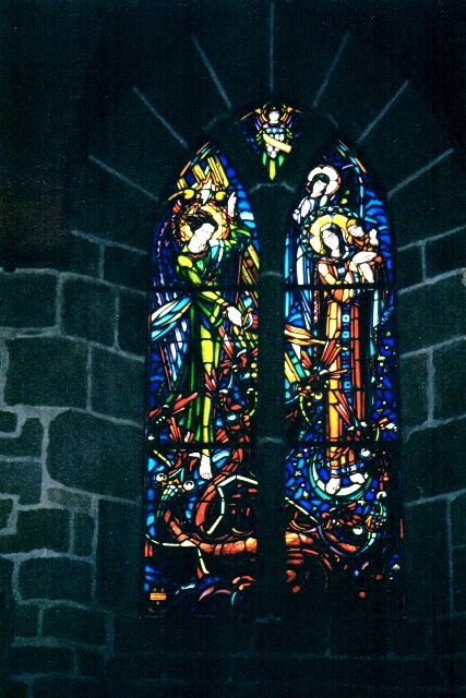 Mont saint michel manche l eglise saint pierre vitrail dec 2001 