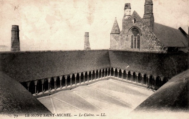 Mont saint michel manche le mont le cloitre de l abbaye cpa