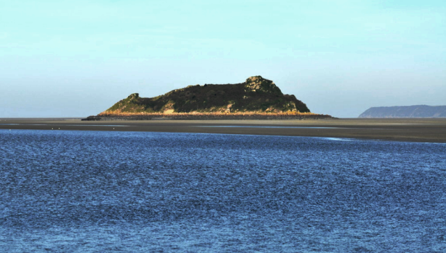 Mont saint michel manche le rocher de tombelaine