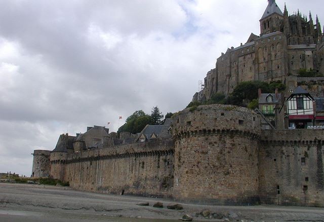 Mont saint michel manche les remparts cote est