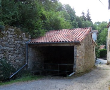 Montagnol aveyron cenomes le lavoir