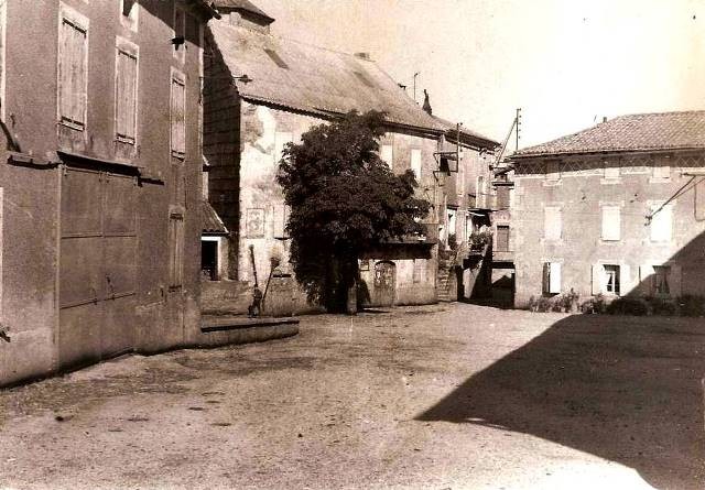 Montagnol aveyron cpa la place