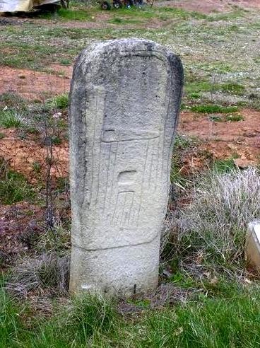 Montagnol aveyron statue menhir de la verriere