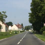 Monthenault (Aisne) Entrée du village