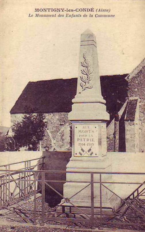 Montigny-les-Condé (Aisne) CPA Monuments aux morts