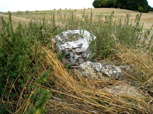 Montjavoult oise calvaire ancien 