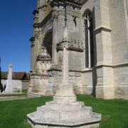 Montjavoult oise calvaire devant l eglise