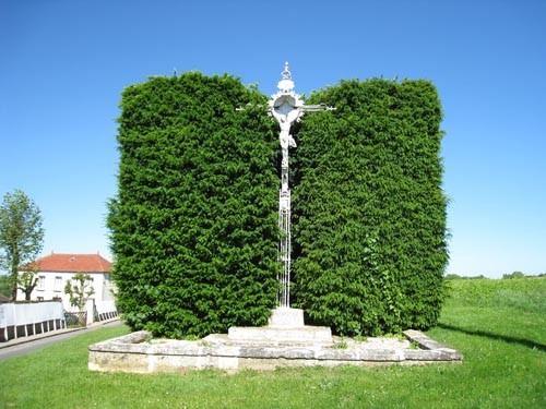 Montjavoult oise calvaire du bourg 