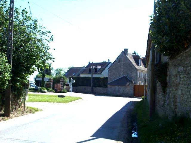 Montjavoult oise hameau de beaugrenier