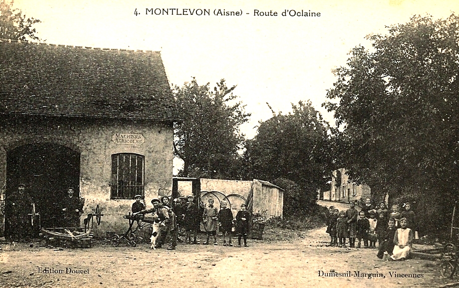 Montlevon (Aisne) CPA Route d'Oclaine