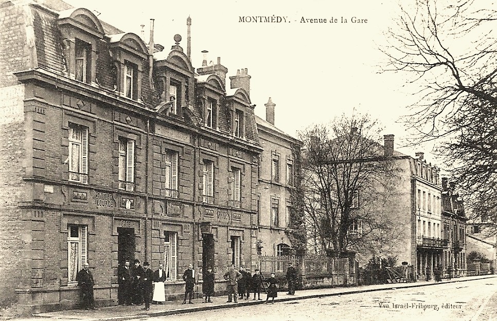 Montmédy (Meuse) L'avenue de la Gare CPA