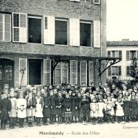 Montmédy (Meuse) L'école de filles CPA