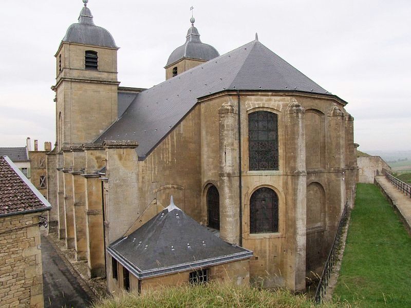 Montmédy (Meuse) L'église Saint Martin, chevet et sacristie