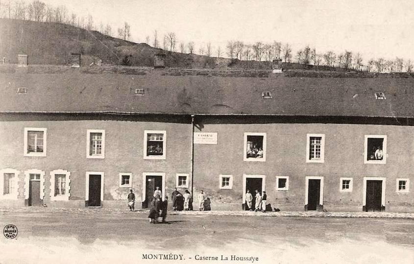 Montmédy (Meuse) La caserne La Houssaye CPA