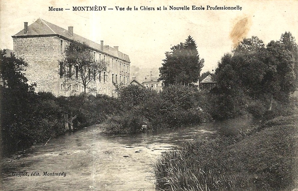 Montmédy (Meuse) La Chiers CPA