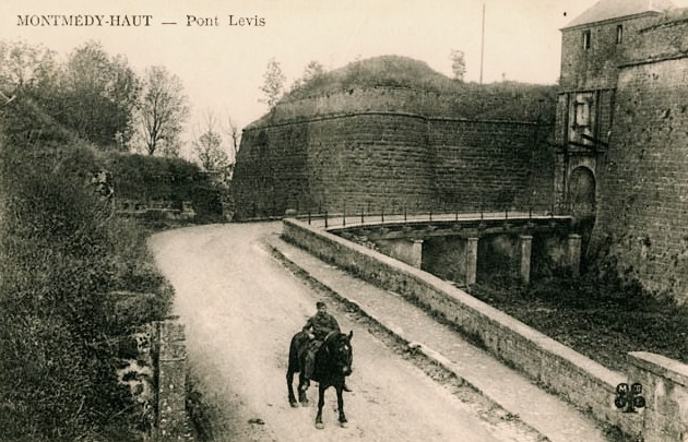 Montmédy (Meuse) La citadelle CPA