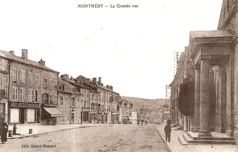 Montmédy (Meuse) La Grande rue CPA