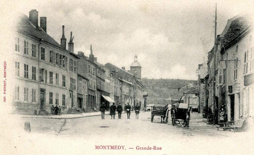 Montmédy (Meuse) La Grande rue CPA