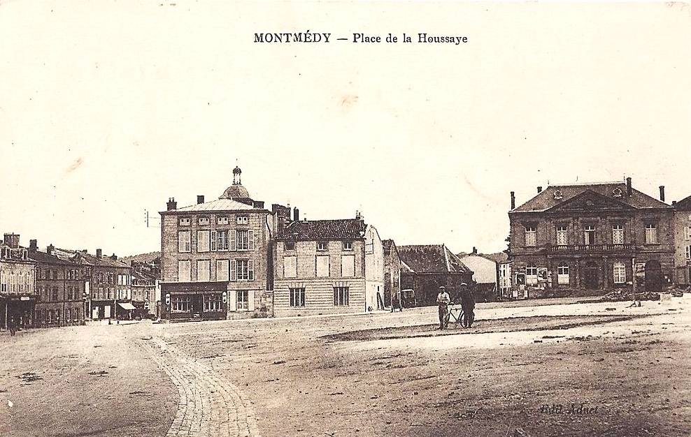 Montmédy (Meuse) La place de La Houssaye CPA