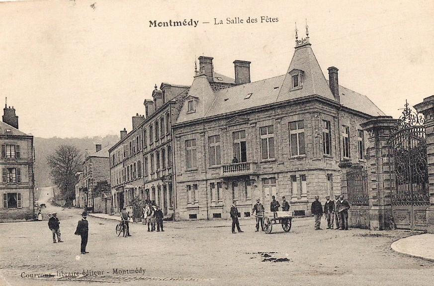 Montmédy (Meuse) La Salle des Fêtes CPA
