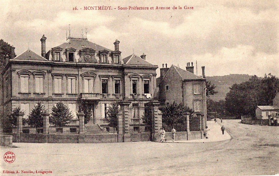 Montmédy (Meuse) La Sous-préfecture CPA