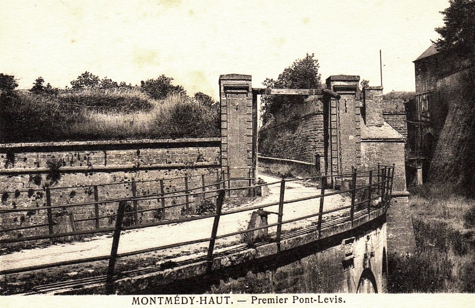 Montmédy (Meuse) Le pont-levis CPA