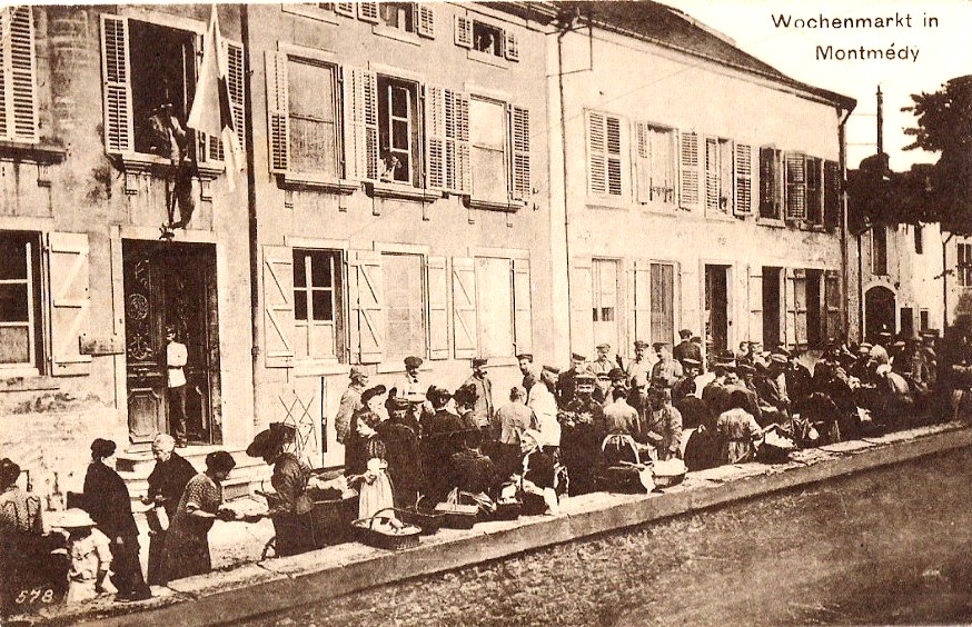 Montmédy (Meuse) Un marché pendant l'occupation