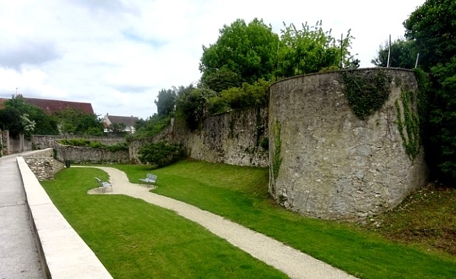 Montmirail (51) Les remparts