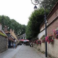 Montreuil pas de calais la rue du clape en bas